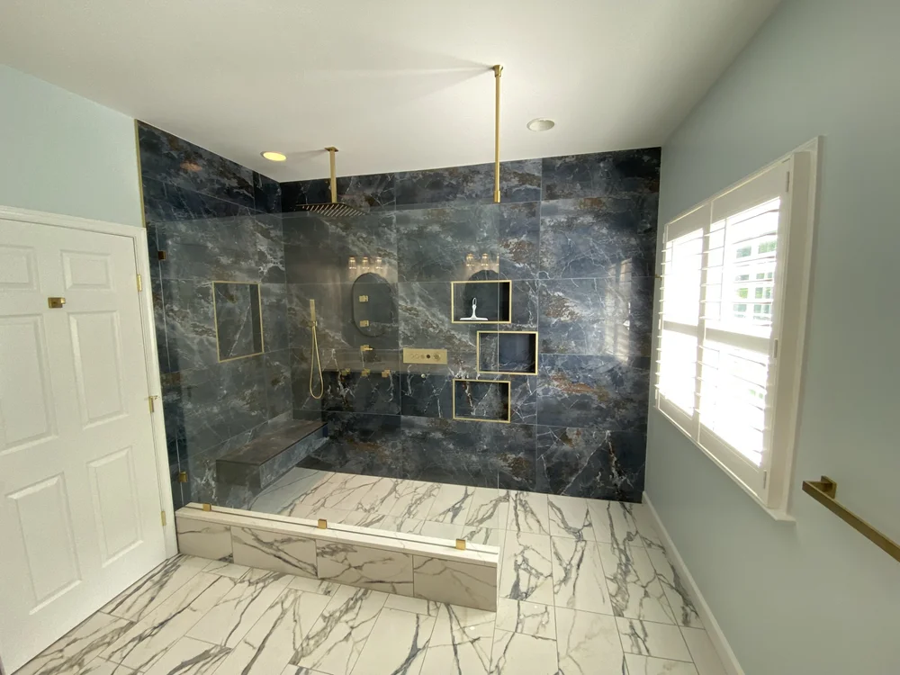 Roman style shower with stabilizer bar