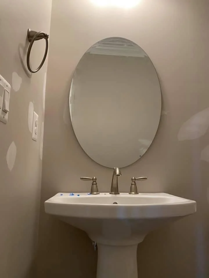 Oval mirror for bathroom