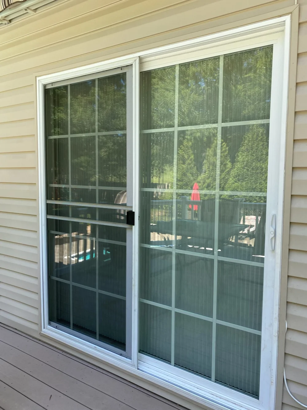 Sliding glass doors with muntins