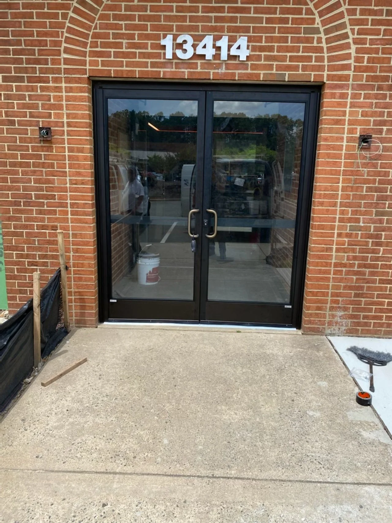 Windows for building entrance doors