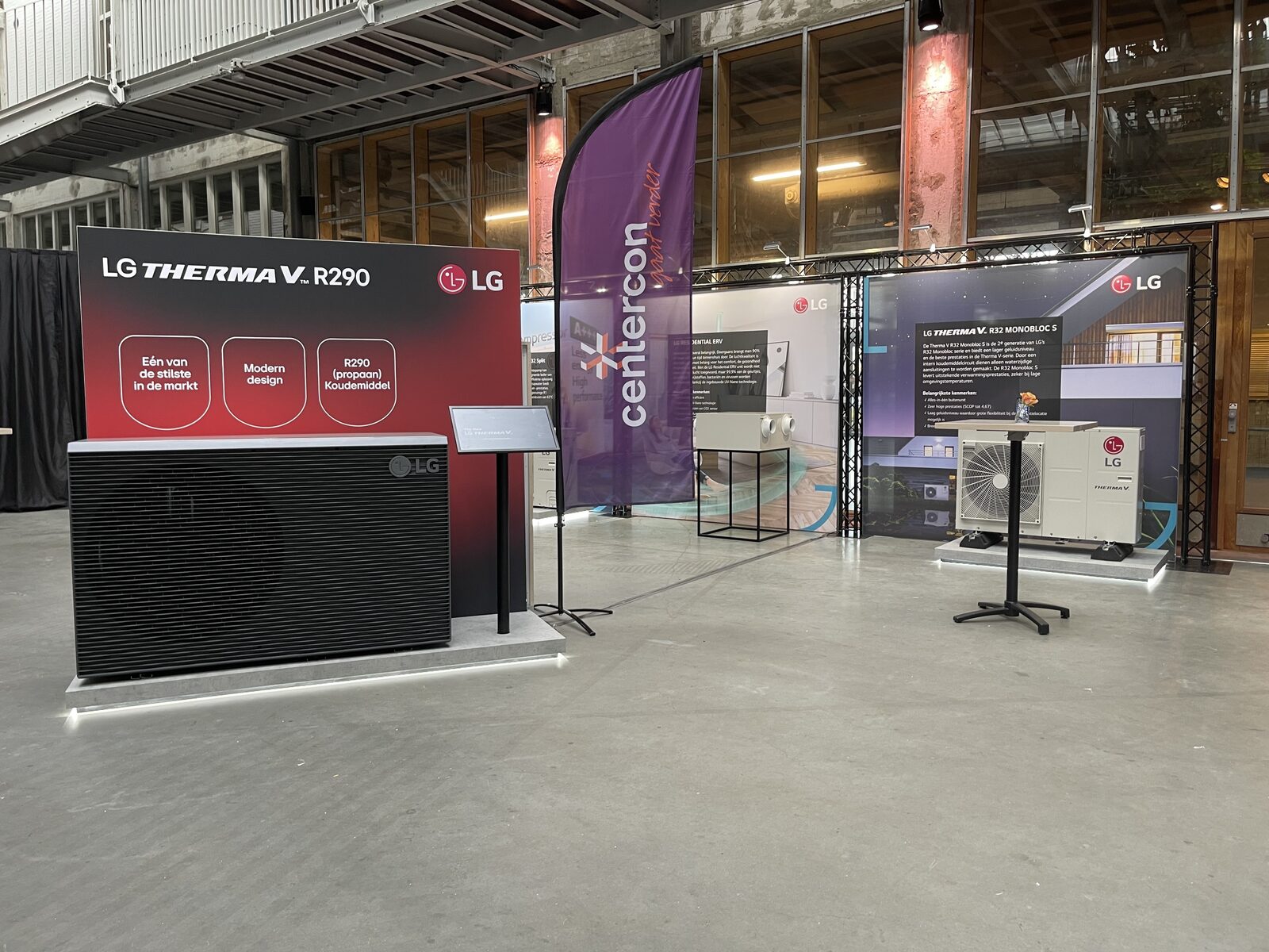 Stand van LG op een kennisdag met Wisseldoeken op modulaire frames