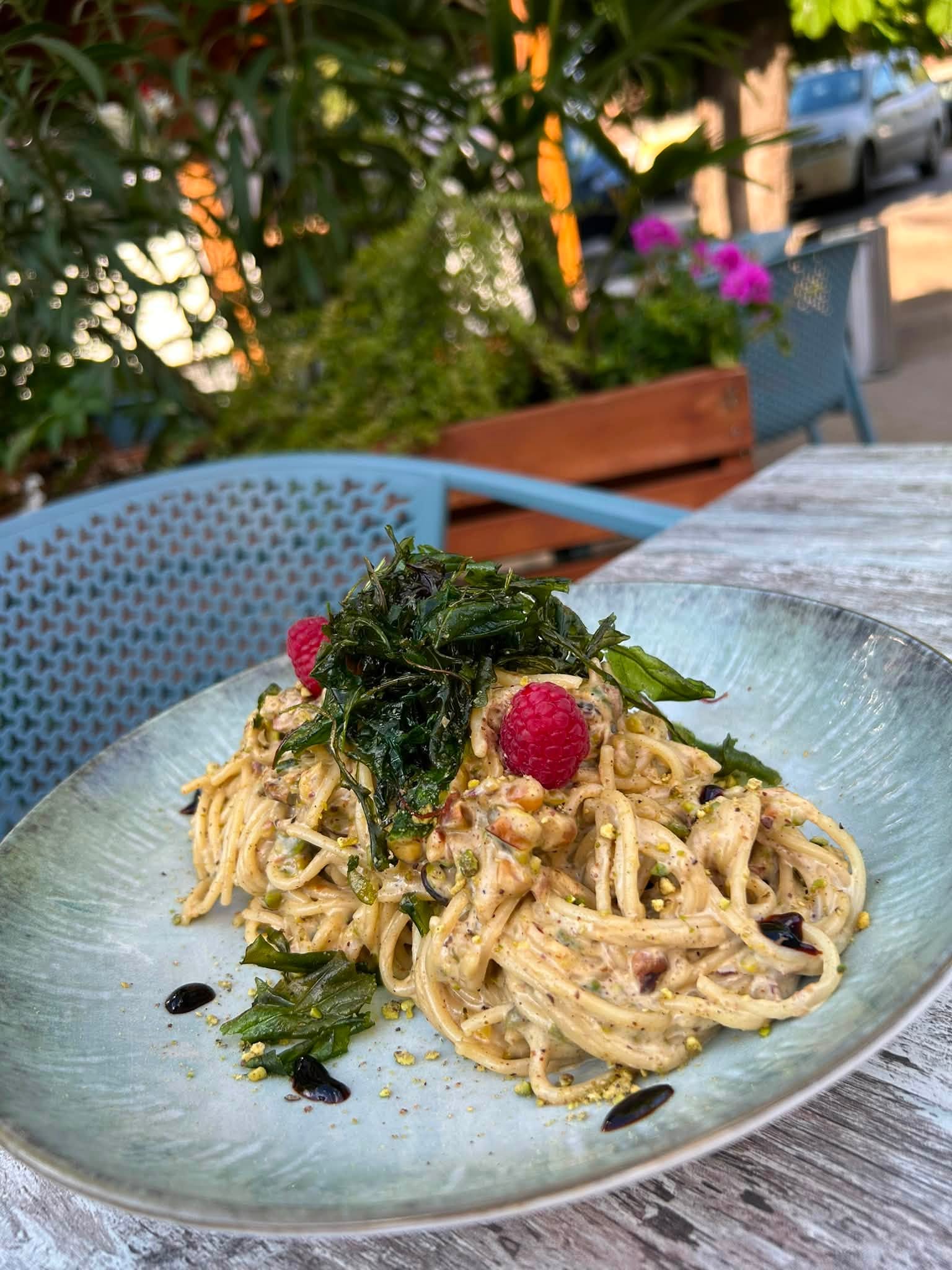 Spagetti pisztácia krémmel