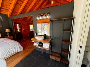 {{ custom_values.service_1 }} in {{custom_values.area_3})