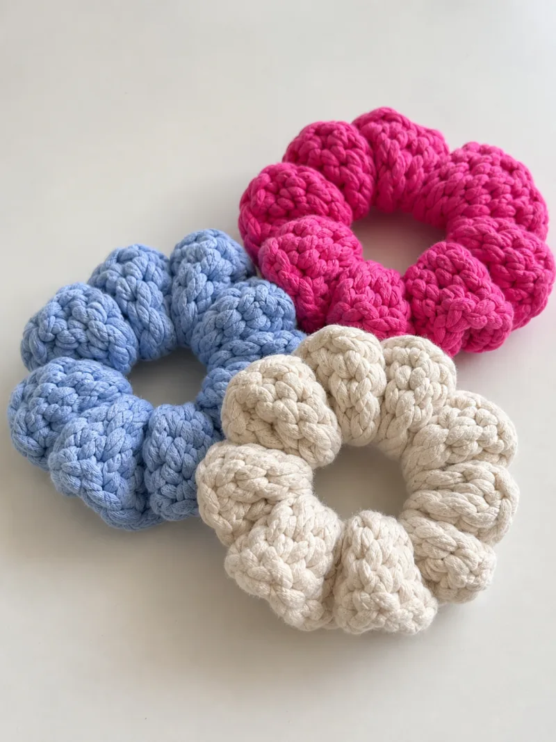 Set de scrunchies tejidos