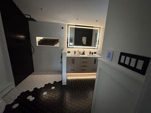 {{ custom_values.service_1 }} in {{custom_values.area_7})