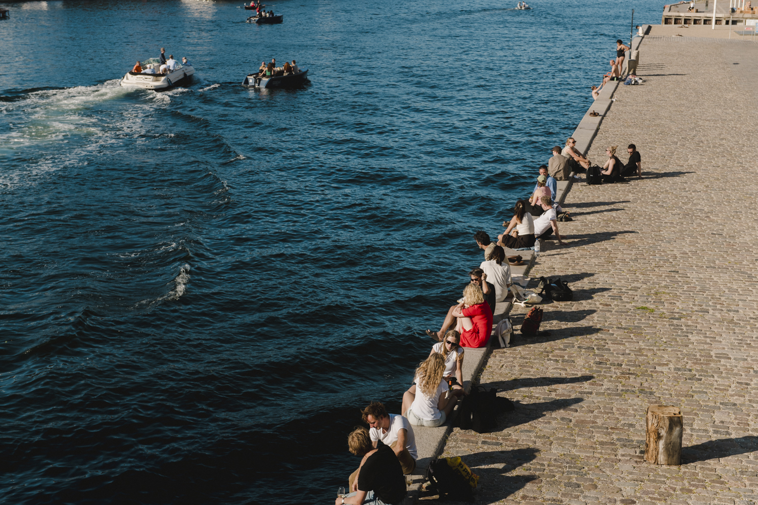 Reisfotografie van Denemarken met Møns Klint, Kopenhagen, Nyhavn, Vesterbro, Christiania, CopenHill, Roskilde, Kolding Fjord en karakteristieke Deense landschappen. Reisfotografie van Denemarken met Møns Klint, Kopenhagen, Nyhavn, Vesterbro, Christiania, CopenHill, Roskilde, Kolding Fjord en karakteristieke Deense landschappen.