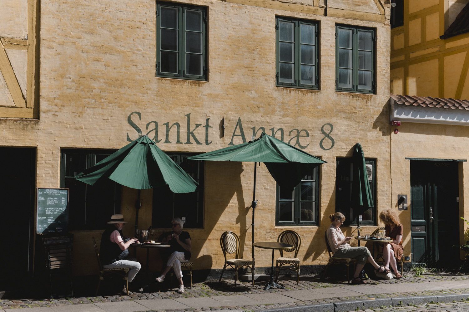 Reisfotografie van Denemarken met Møns Klint, Kopenhagen, Nyhavn, Vesterbro, Christiania, CopenHill, Roskilde, Kolding Fjord en karakteristieke Deense landschappen. Reisfotografie van Denemarken met Møns Klint, Kopenhagen, Nyhavn, Vesterbro, Christiania, CopenHill, Roskilde, Kolding Fjord en karakteristieke Deense landschappen.
