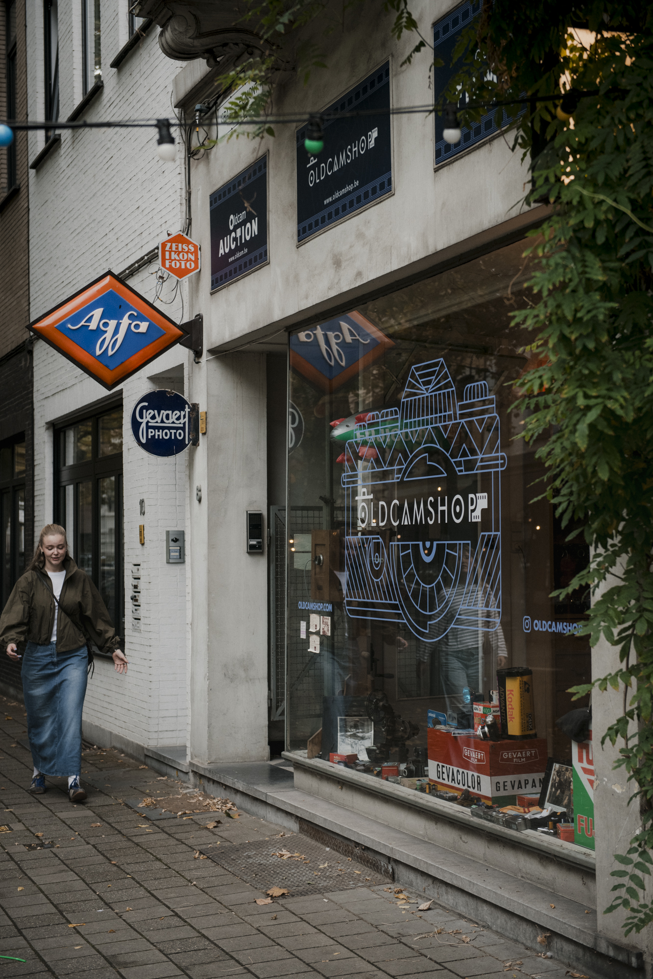 Antwerpse straat met Old Cam Shop 