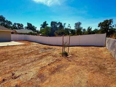 Commercial fence in Sacramento