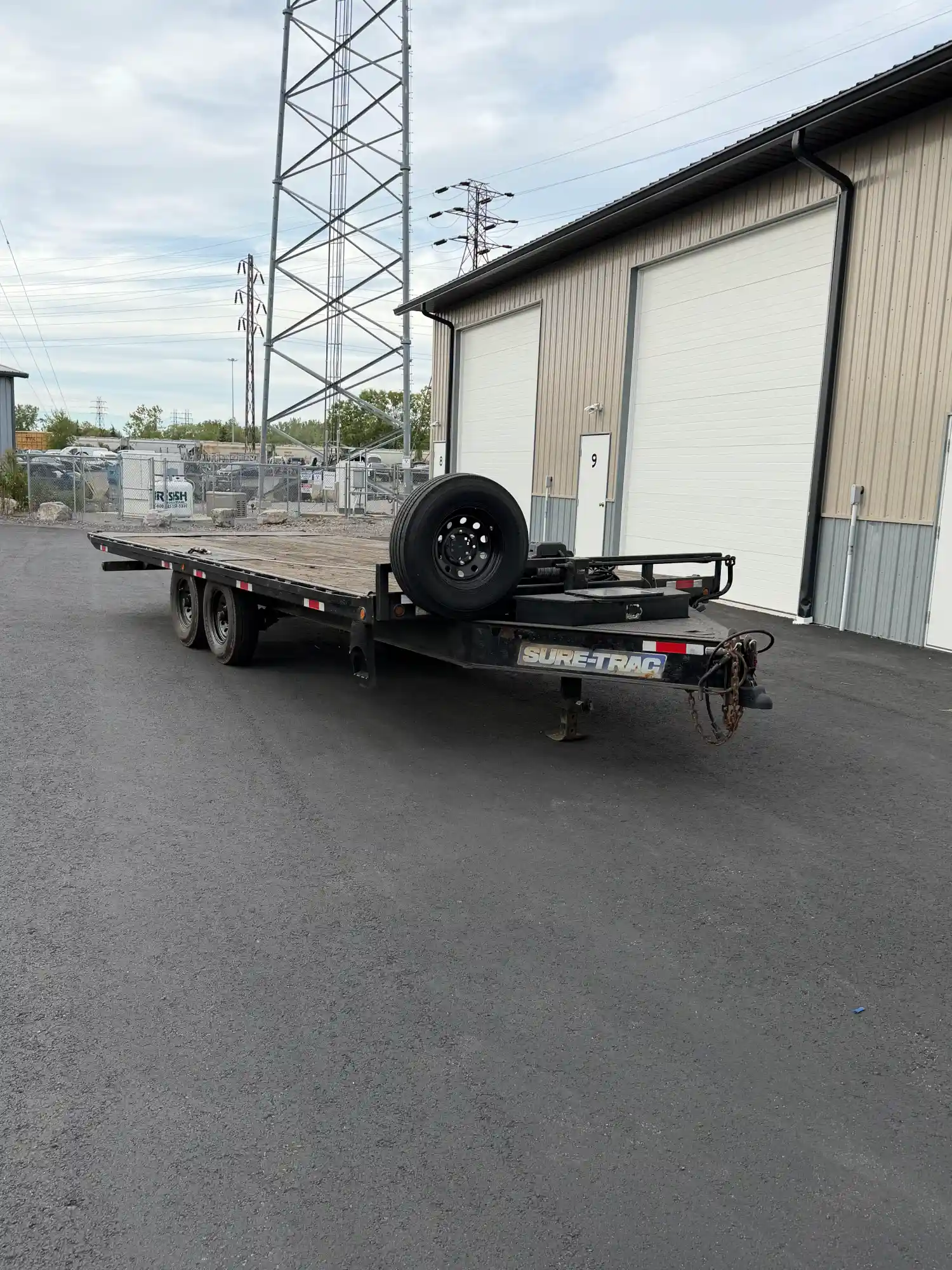 22' Deckover Tilt Trailer photo 1