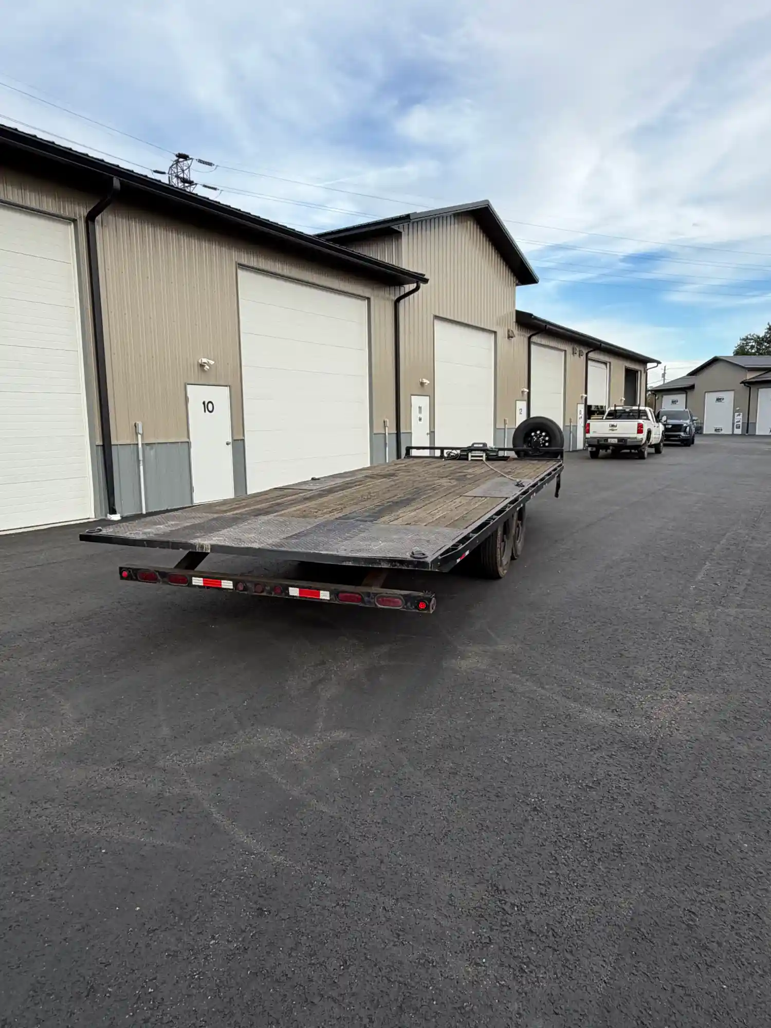 22' Deckover Tilt Trailer photo 2