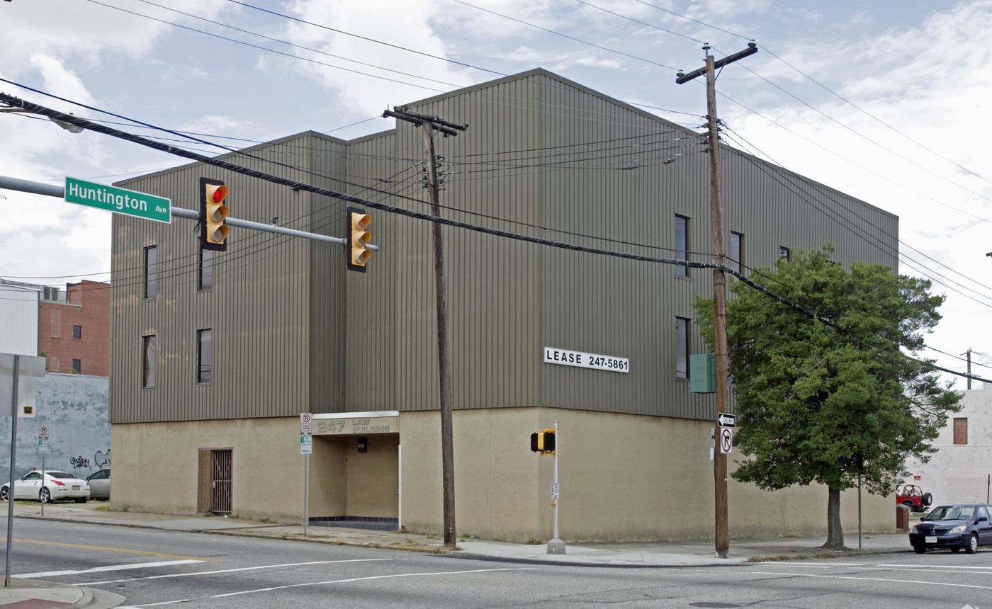 Three-story office building at 247 28th Street, Newport News