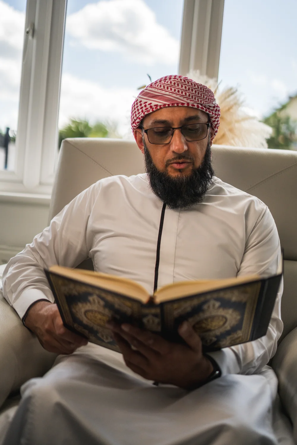 Shaykh Mohammed reciting from the Qur'an