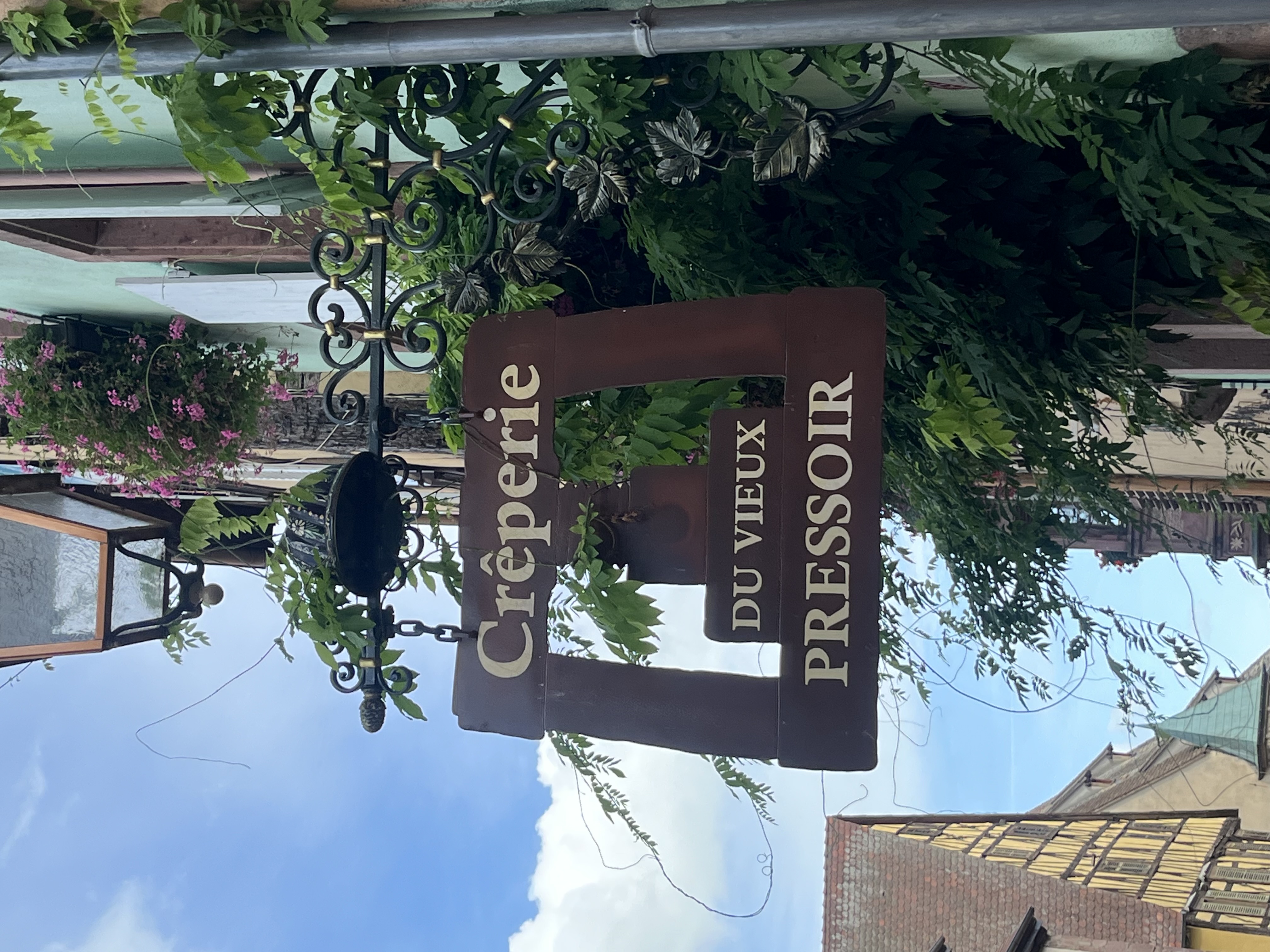 Crêperie du Vieux Pressoir sign