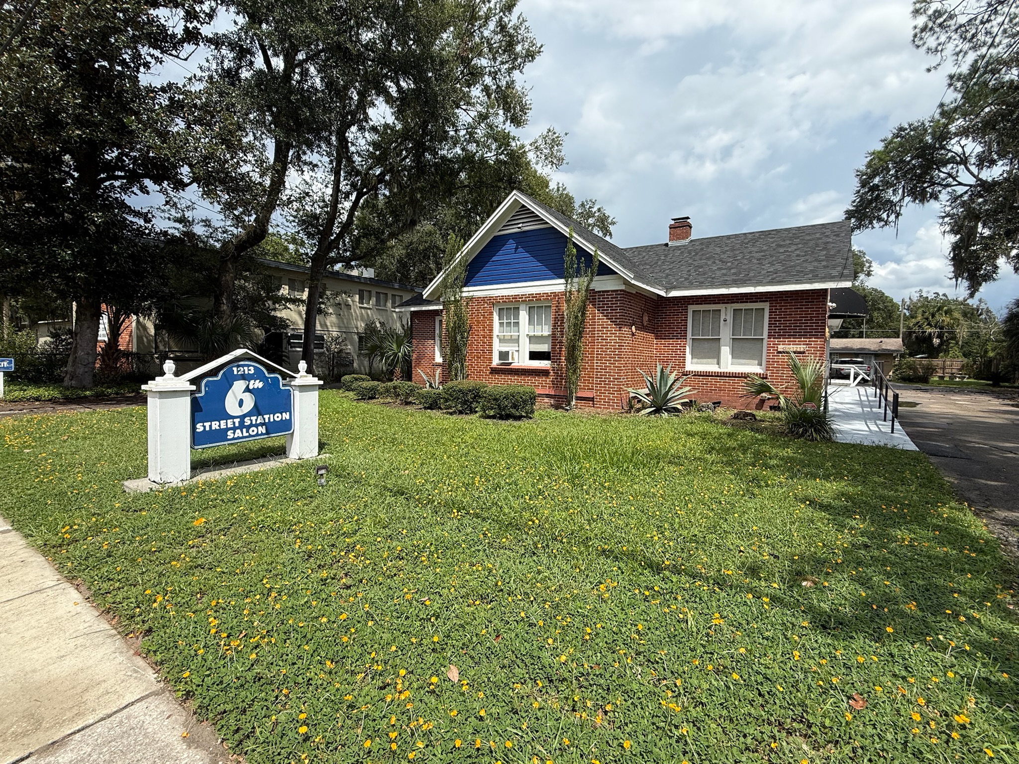 1213 NW 6th St.