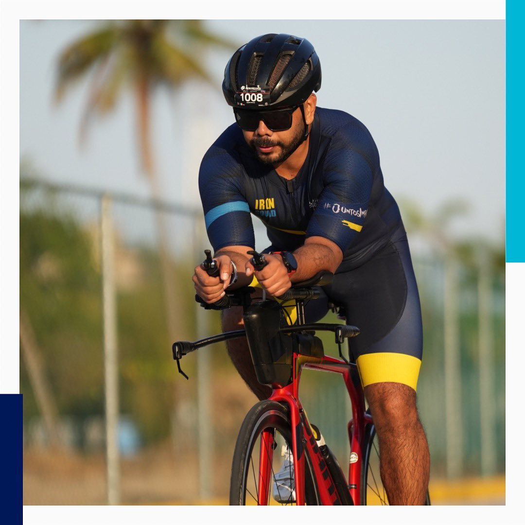 Ciclista entrenando en para gran fondo