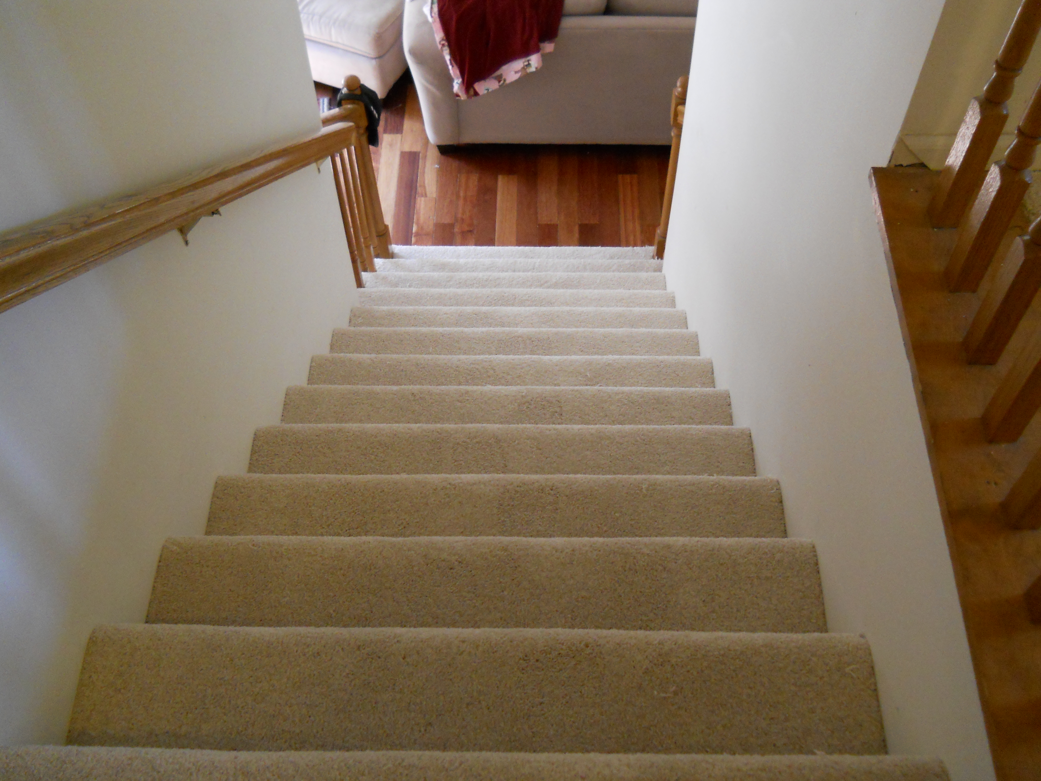 Stairway carpet installation