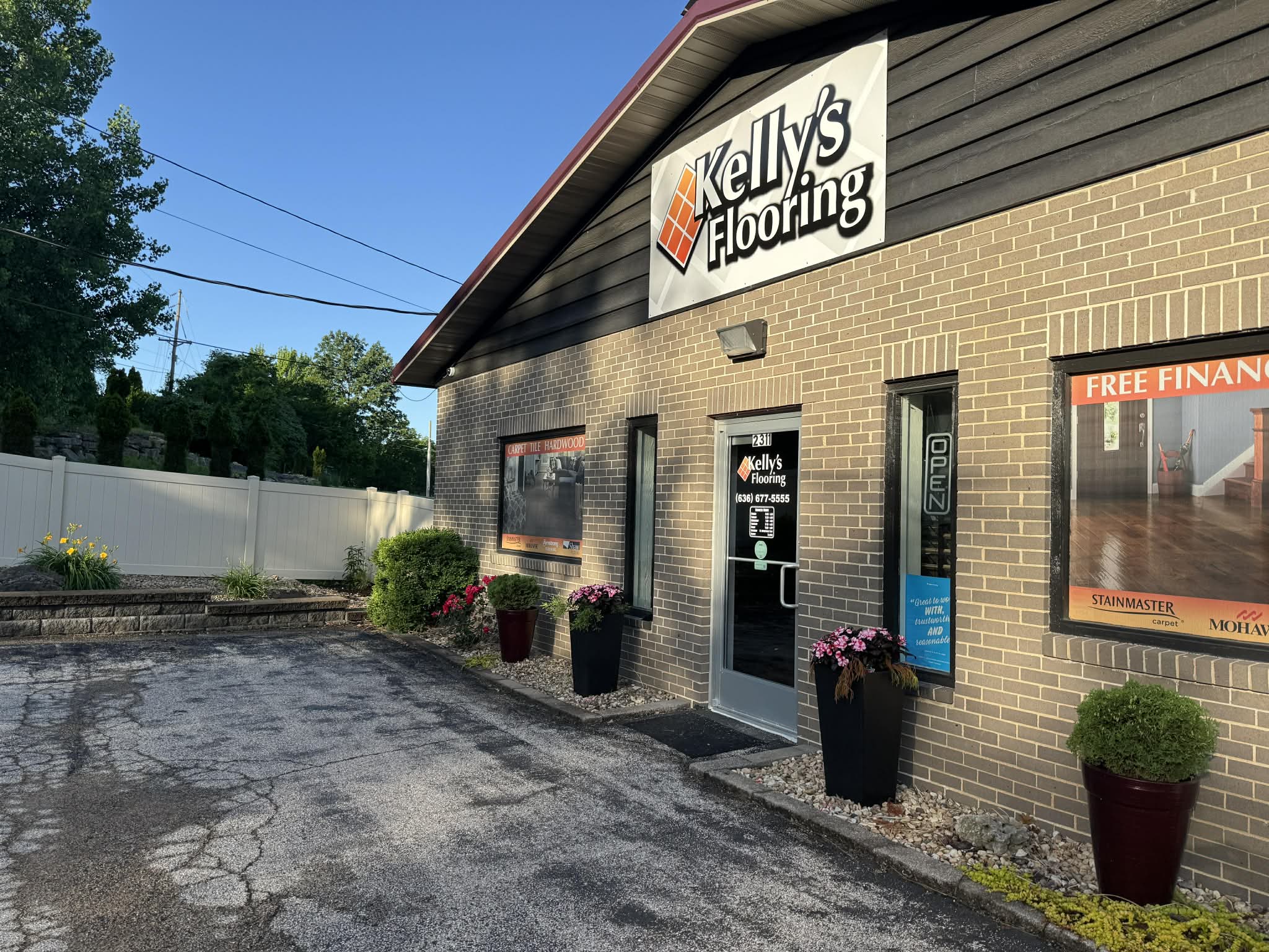 Kelly's Flooring showroom serving Chesterfield