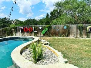 {{ custom_values.service_2 }} in {{custom_values.area_2})