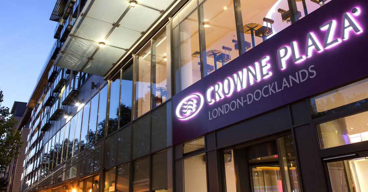 Elegant wedding venue in Central London offered by Elite Event Caterers, featuring ample seating and lovely decor.