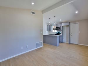 {{ custom_values.service_3 }} in {{custom_values.area_3})