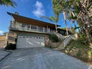 {{ custom_values.service_1 }} in {{custom_values.area_1})