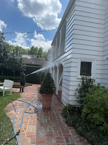 Pressure Washing in Bellaire