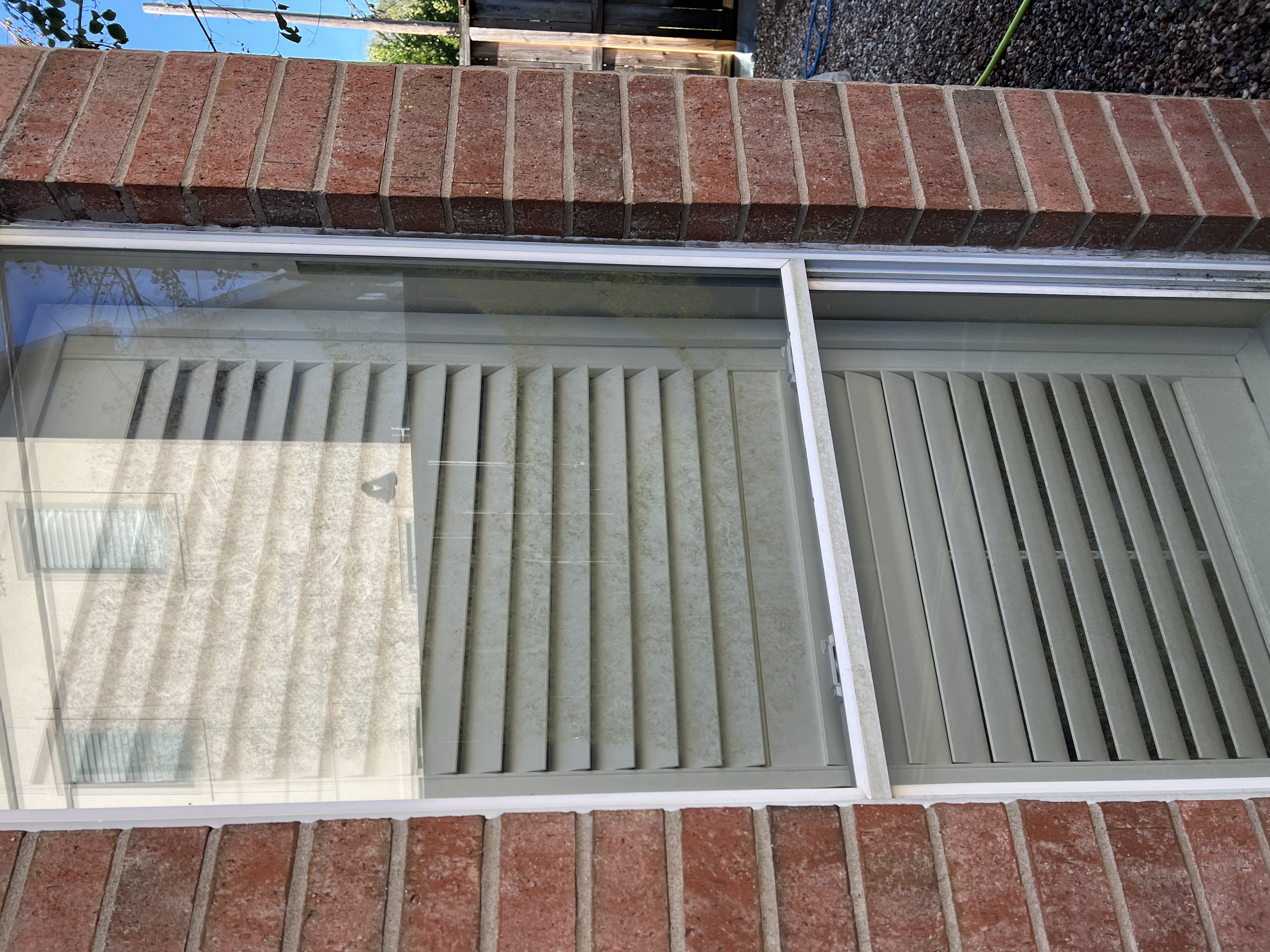  Exterior Window Cleaning