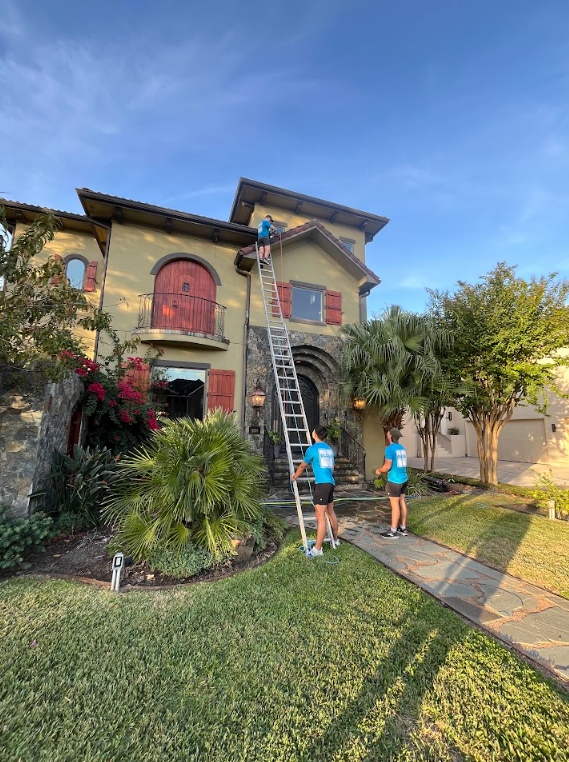 Gutter Cleaning in Bellaire