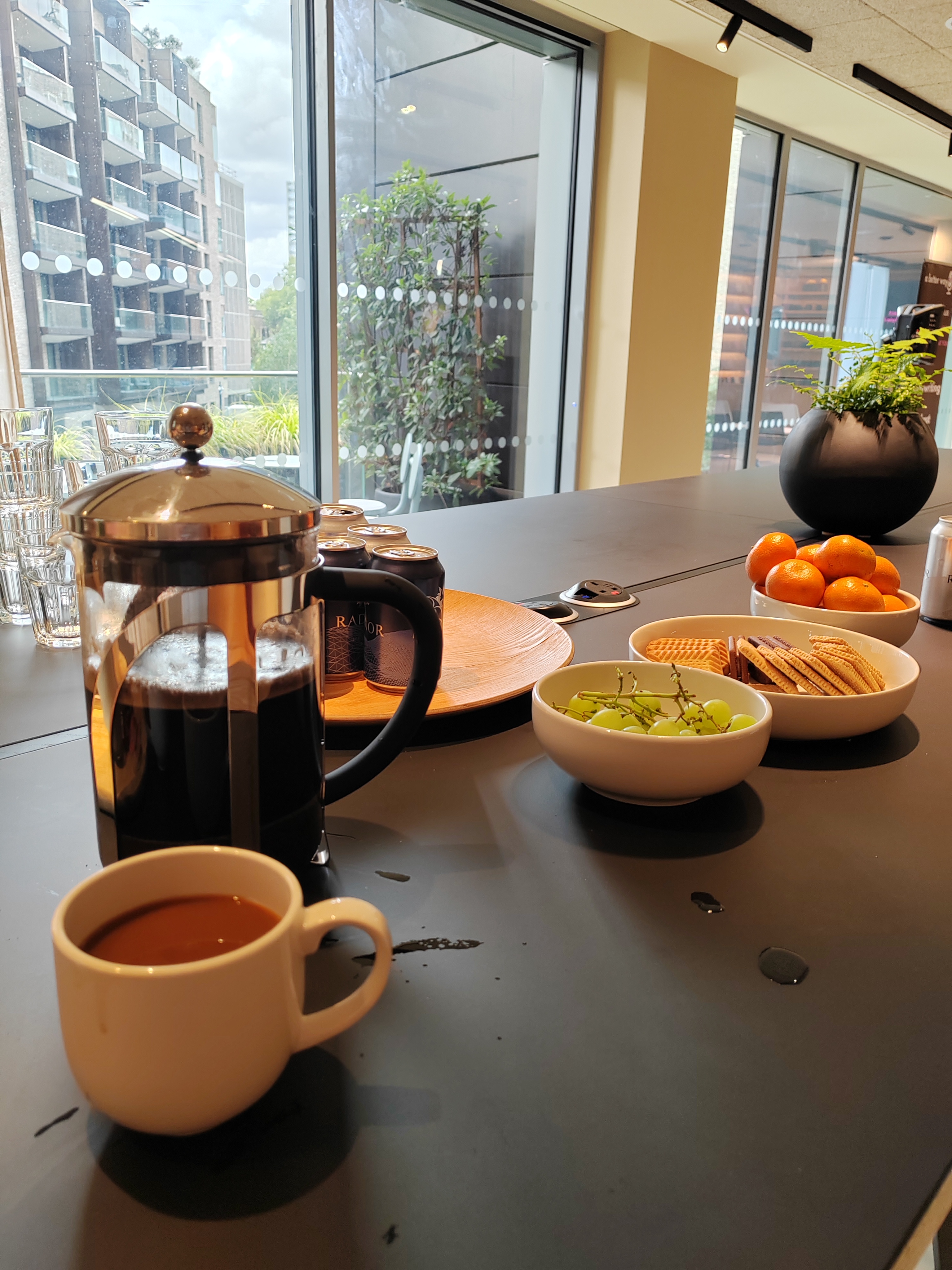 Coffee and informal conversation at an A Better Way Of Life London event
