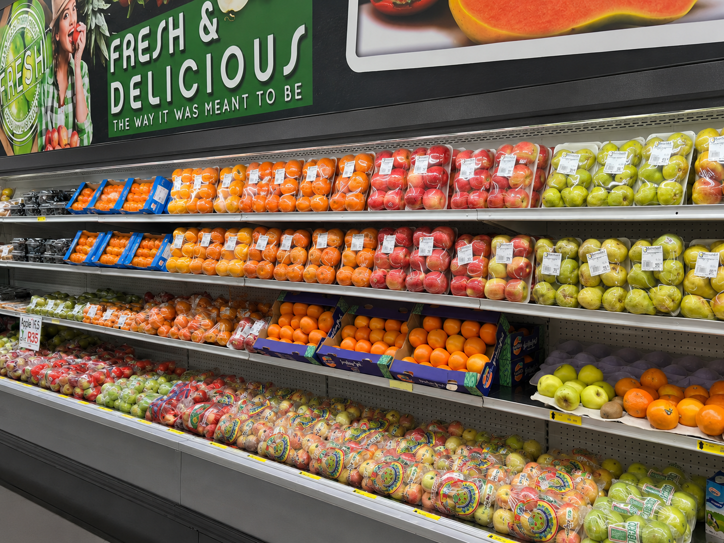 Fresh fruit at Barcelos Fruit & Veg in Alberton