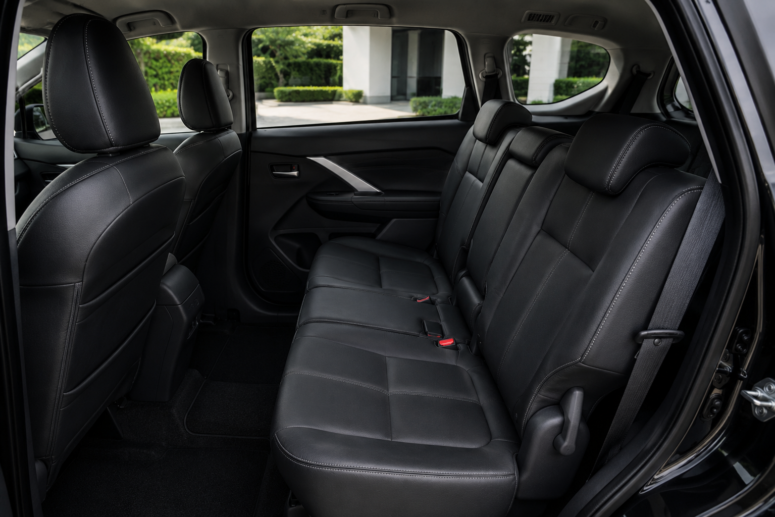 Mitsubishi Xpander rear seats