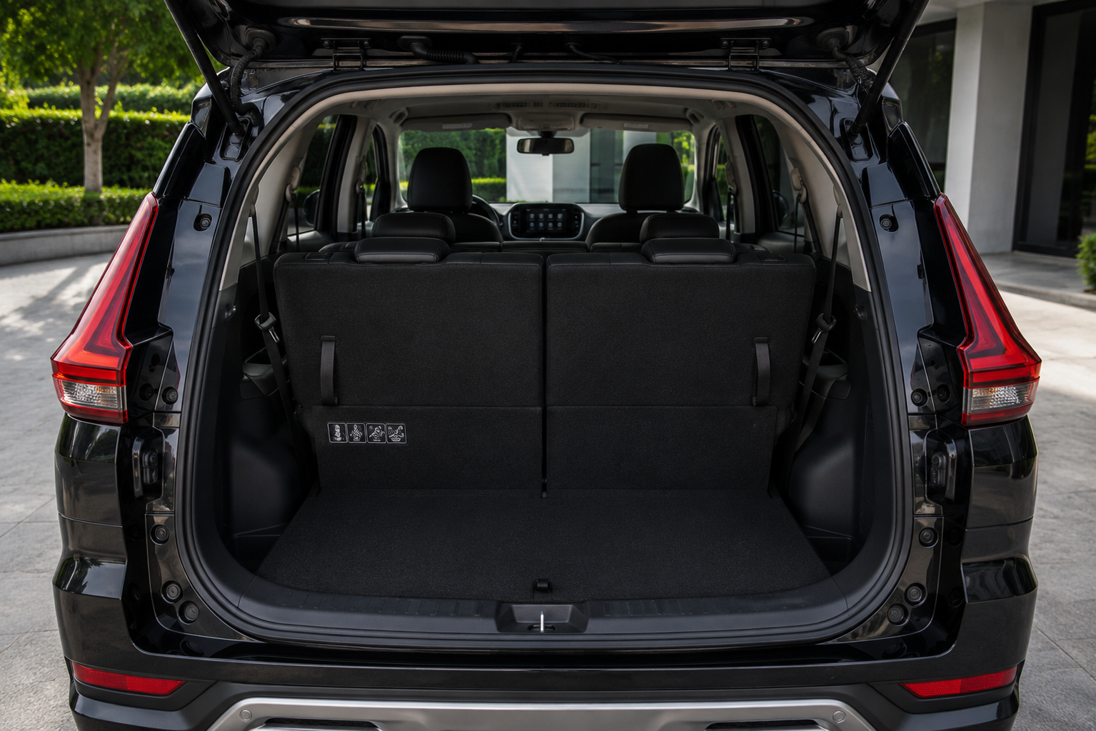 Mitsubishi Xpander trunk space