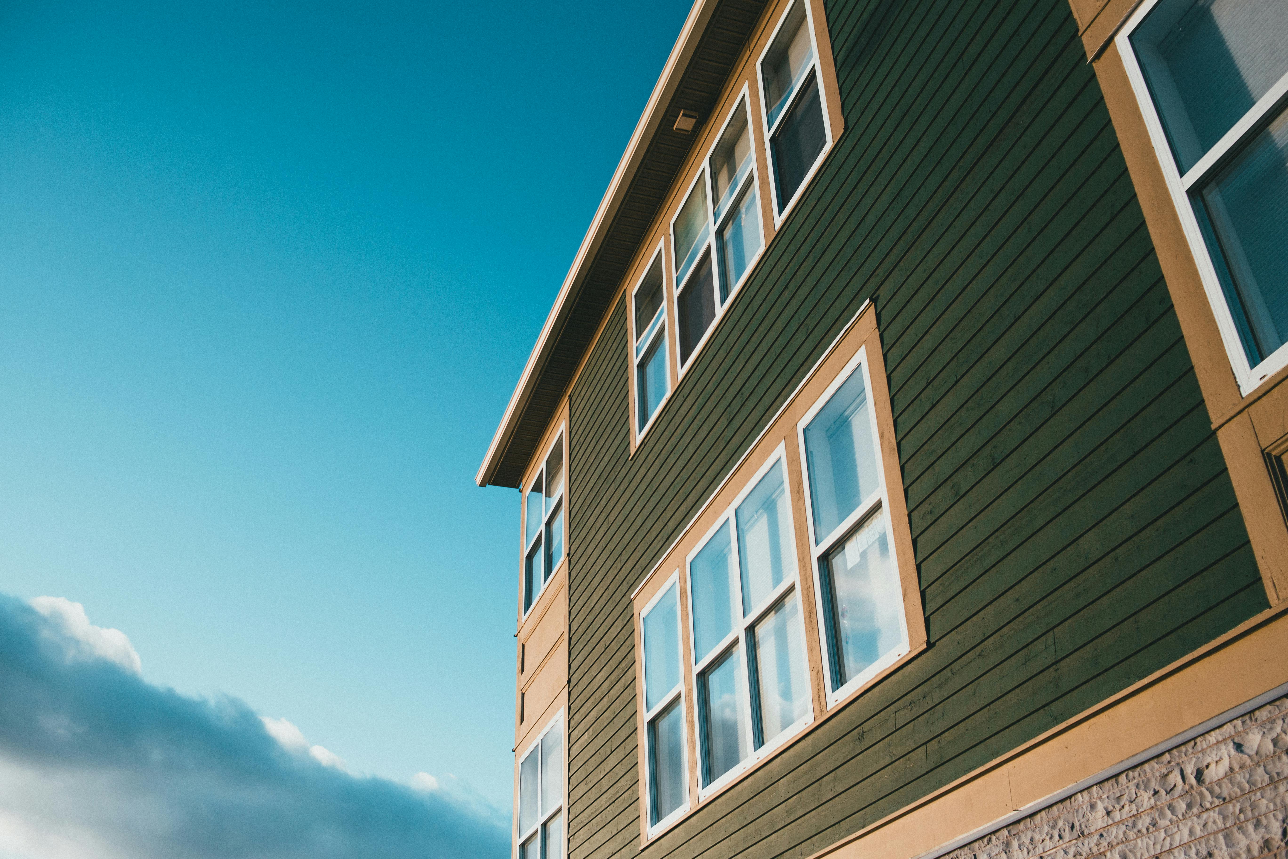 Aluminum siding repair and replacement on a Cleveland home