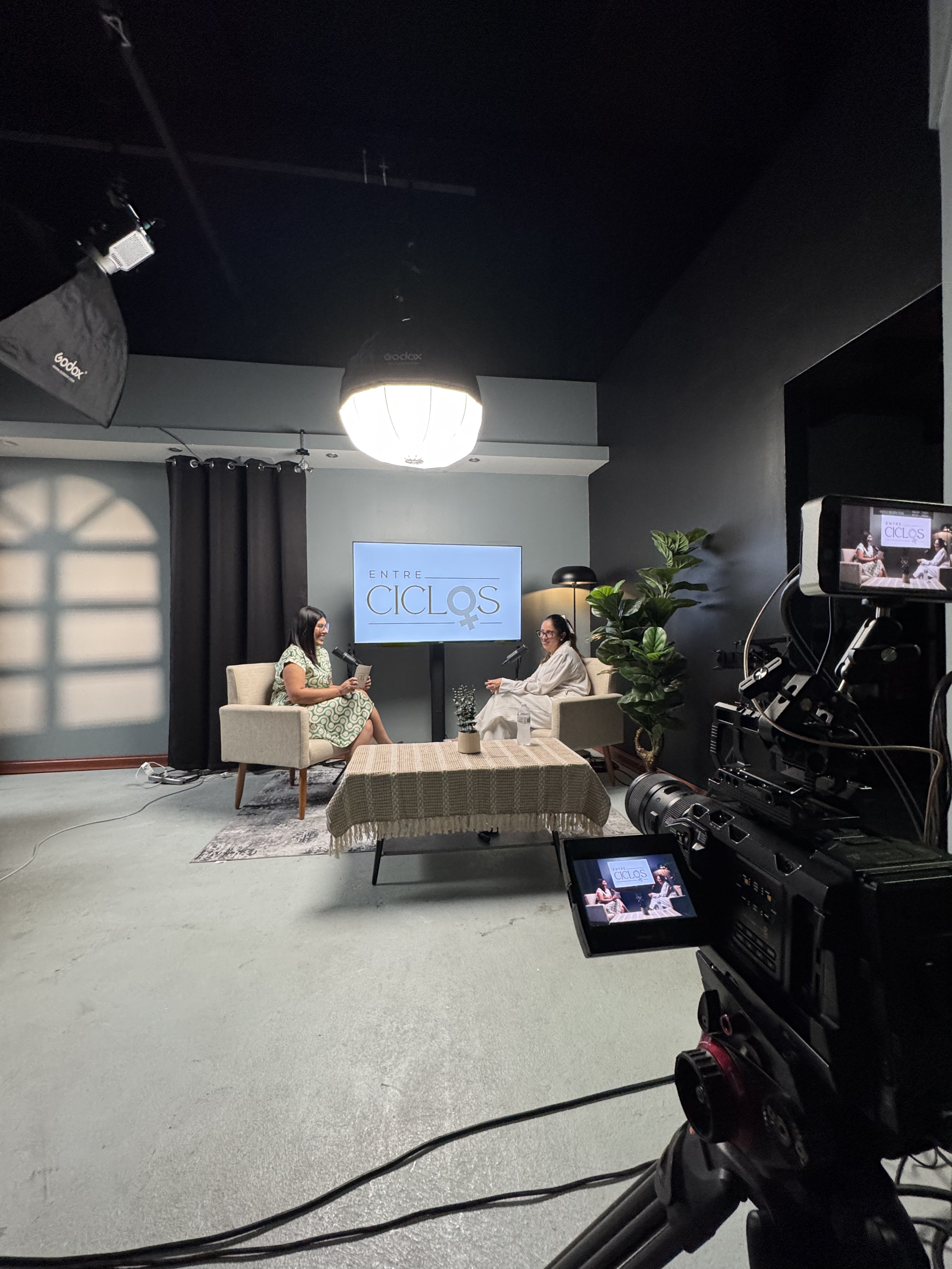 Producción audiovisual de contenido mensual
