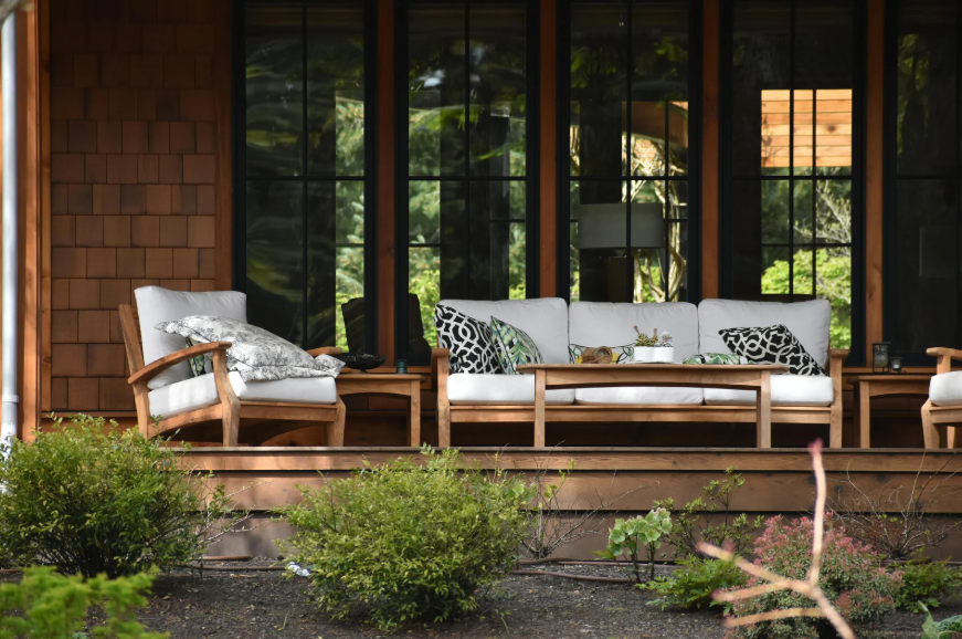 Stay Put or Move Up? Your Alberta Spring Renovation Guide