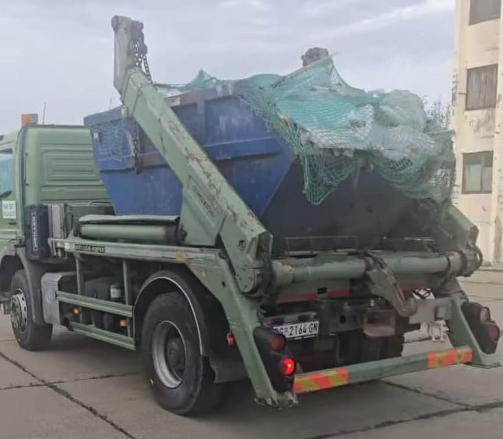 {{ custom_values.service_1 }} in {{custom_values.biz_area_1})