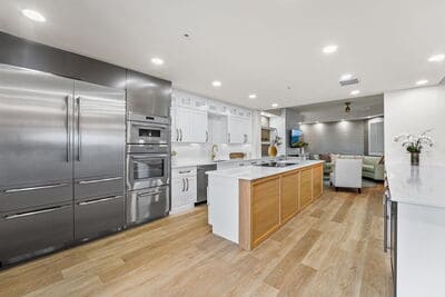 {{ custom_values.service_3 }} in {{custom_values.area_3})