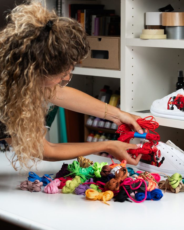 Lacci colorati in atelier