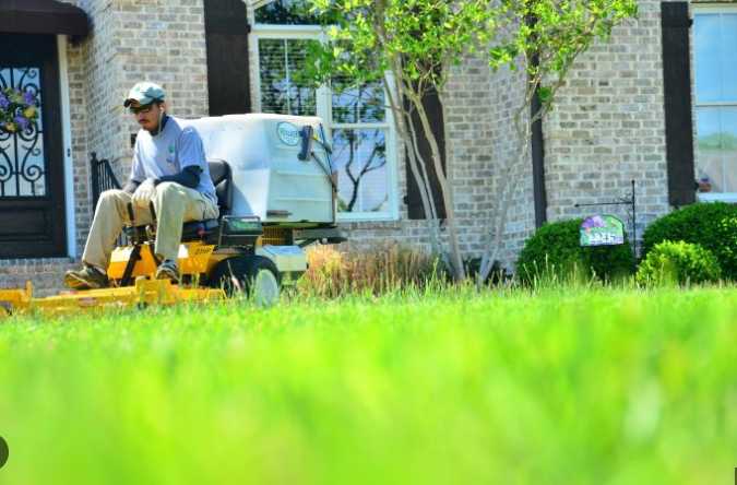 Montgomery, TX Weekly Lawn Mowing