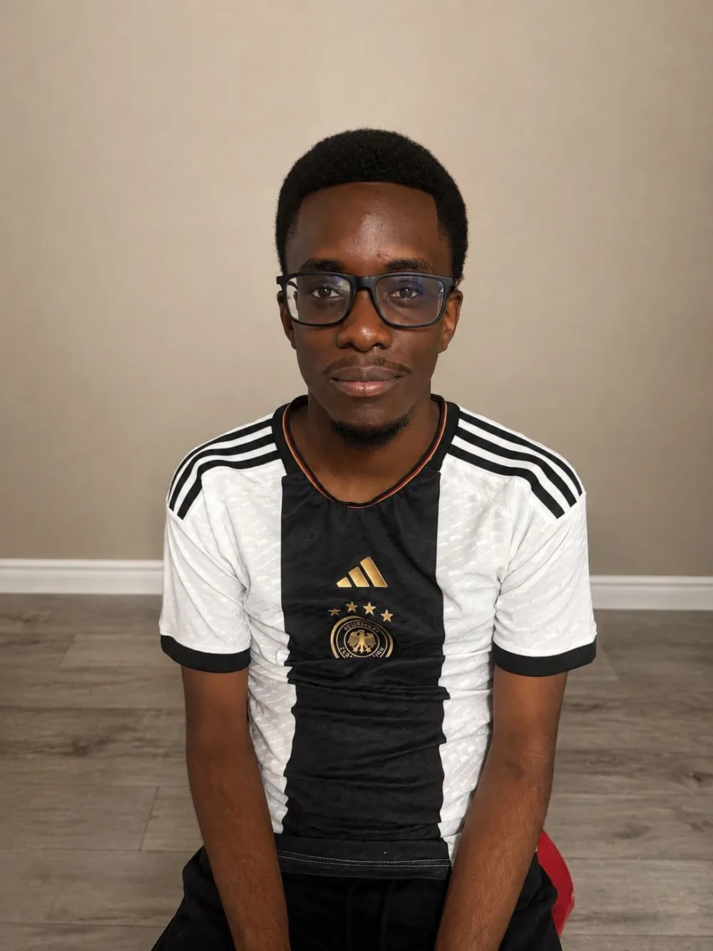 Afro fade net, coupe réalisée par Olivier, vue de face