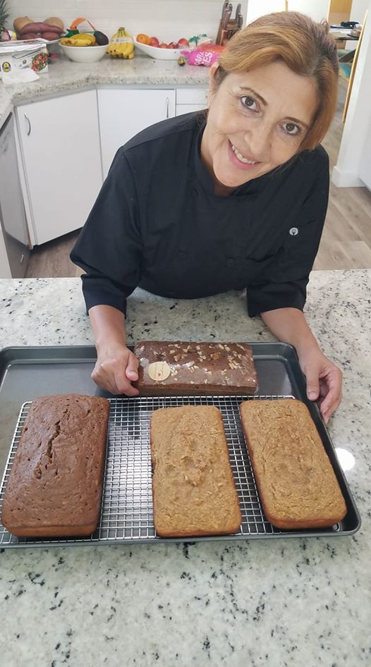 Alumna de Chefs de Corazón con su postre