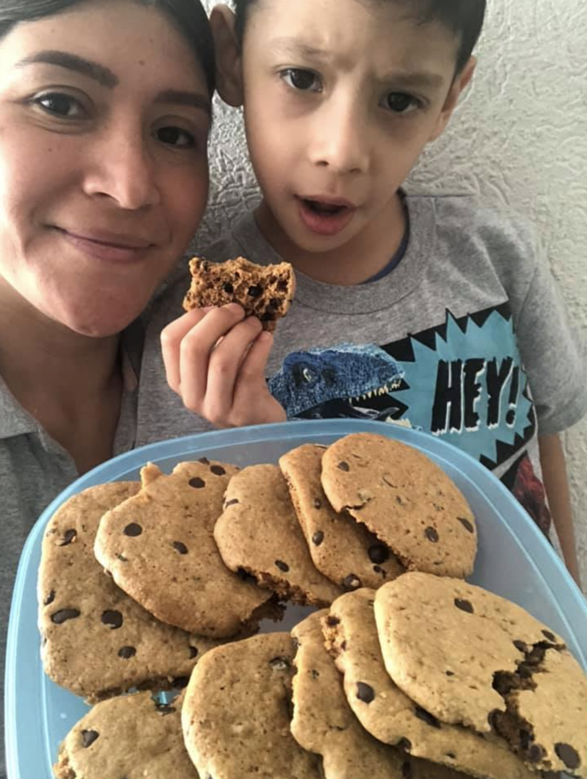 Alumna de Chefs de Corazón con su postre