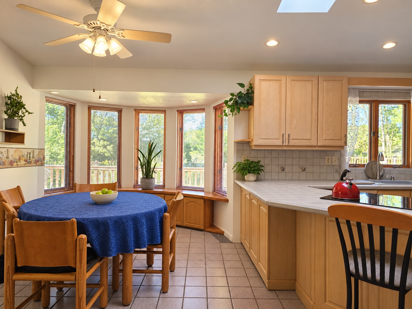 Kitchen and breakfast nook at 3425 Linda Lane