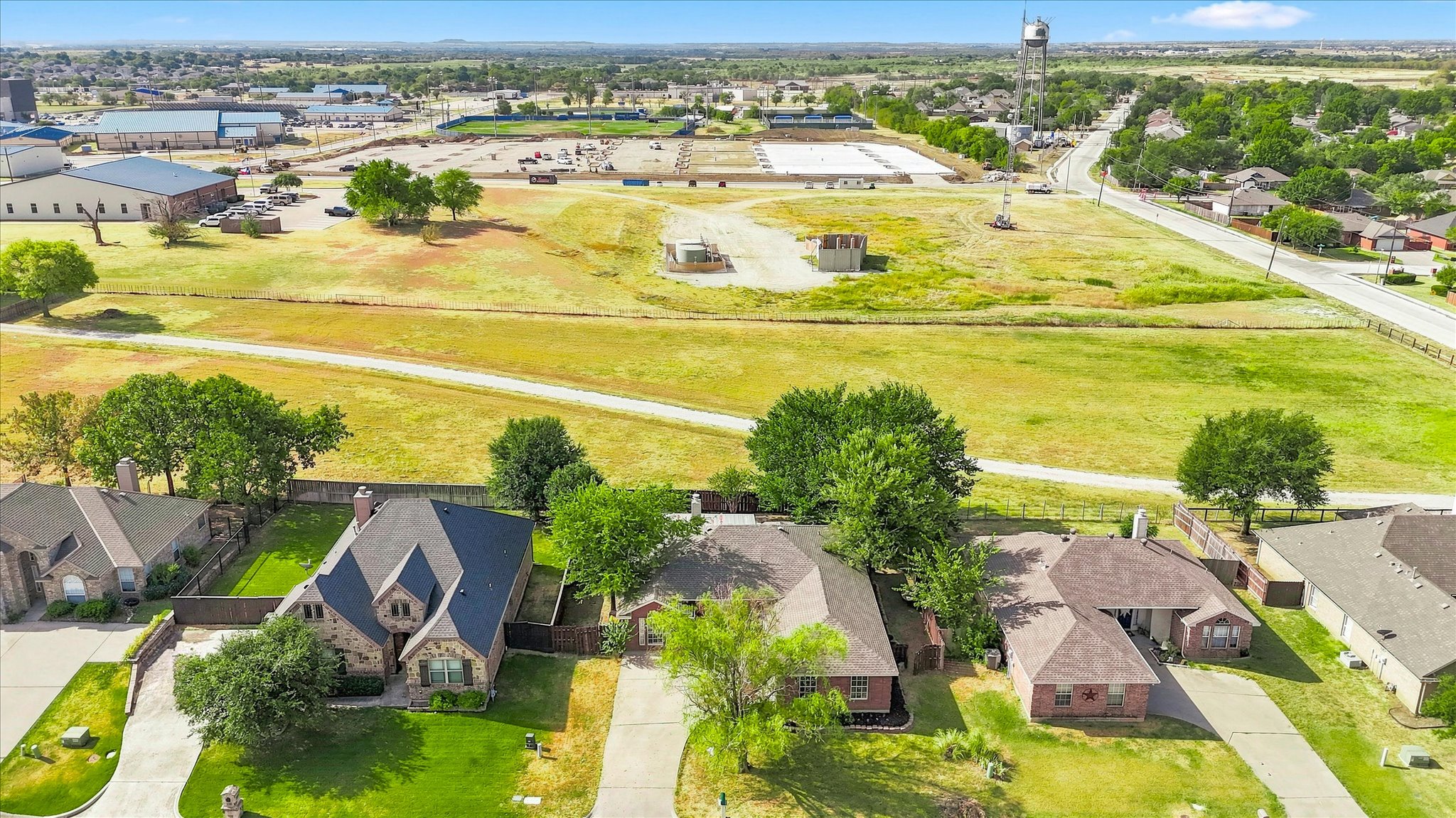 208 Cory Court features no HOA and sits on a cul-de-sac street