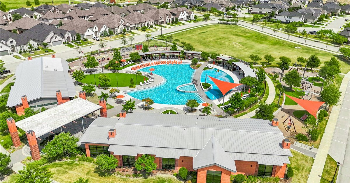 Community swimming pool available to residents of The Ridge at Northlake Community swimming pool available to residents of The Ridge at Northlake