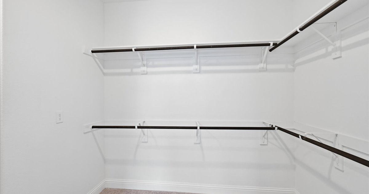 Extra Large primary bedroom closet Extra Large primary bedroom closet