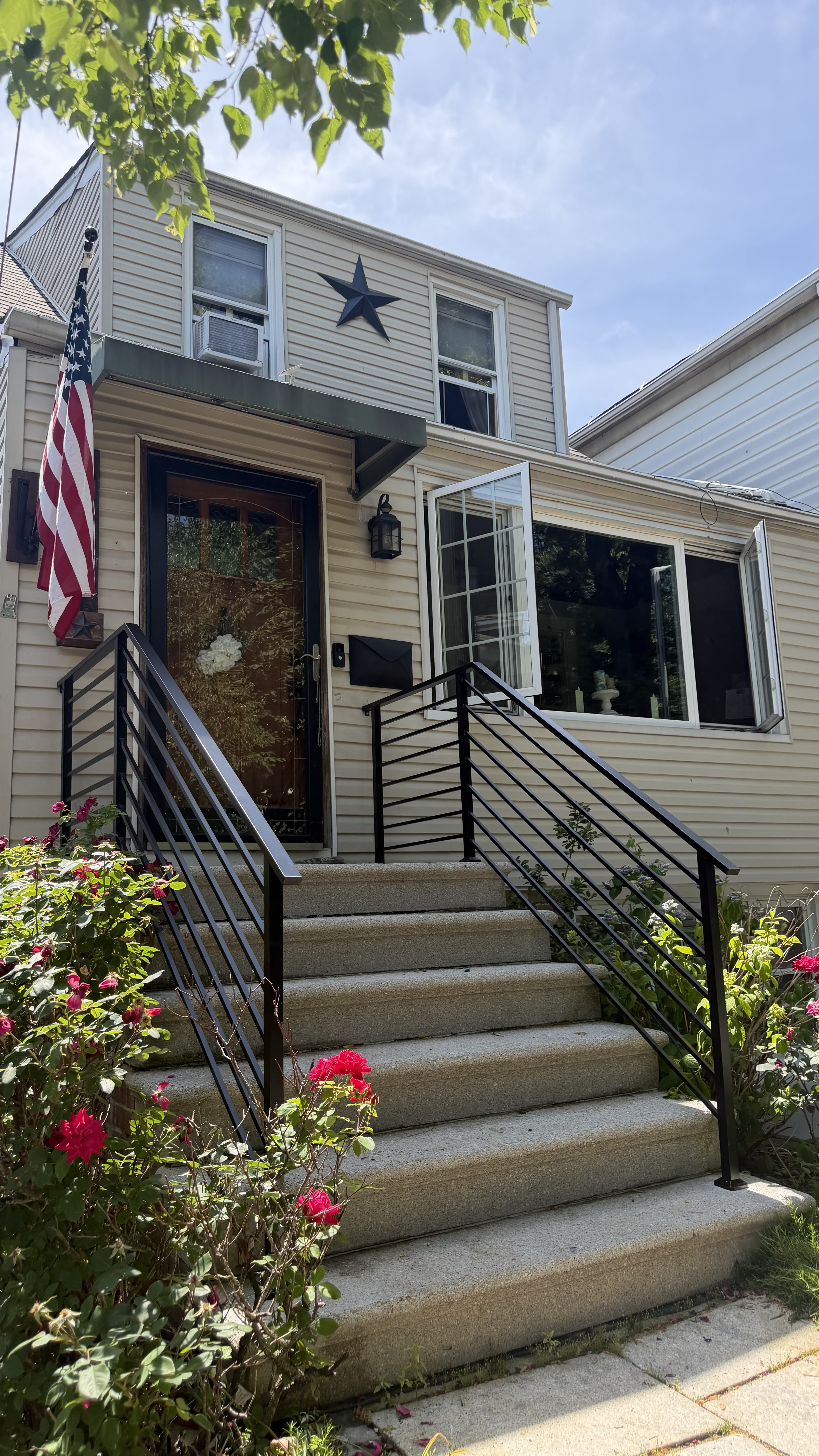 Modern Horizontal Front Entry Railing by Anthony Cacciola