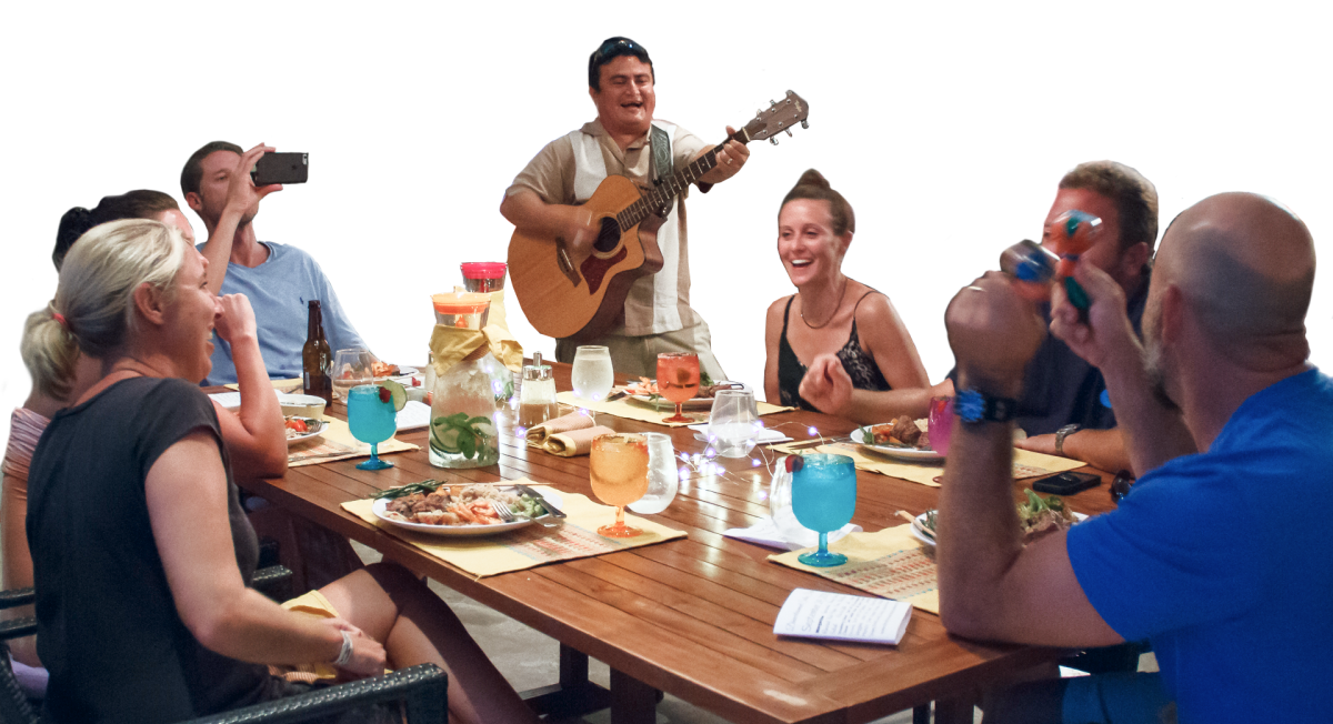 Dinnertainment in your villa with Javi's Cantina