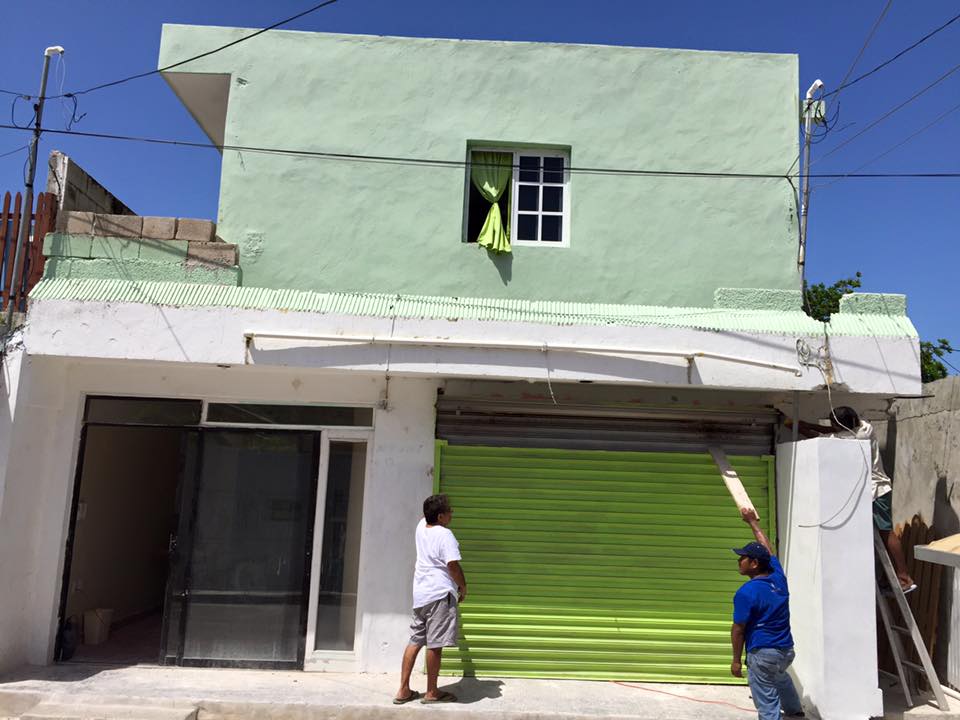 Javi's Cantina — courtyard and family